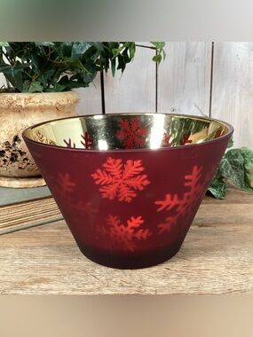 8" Ruby Red Frosted Glass with Snowflakes Decorative Serving Bowl